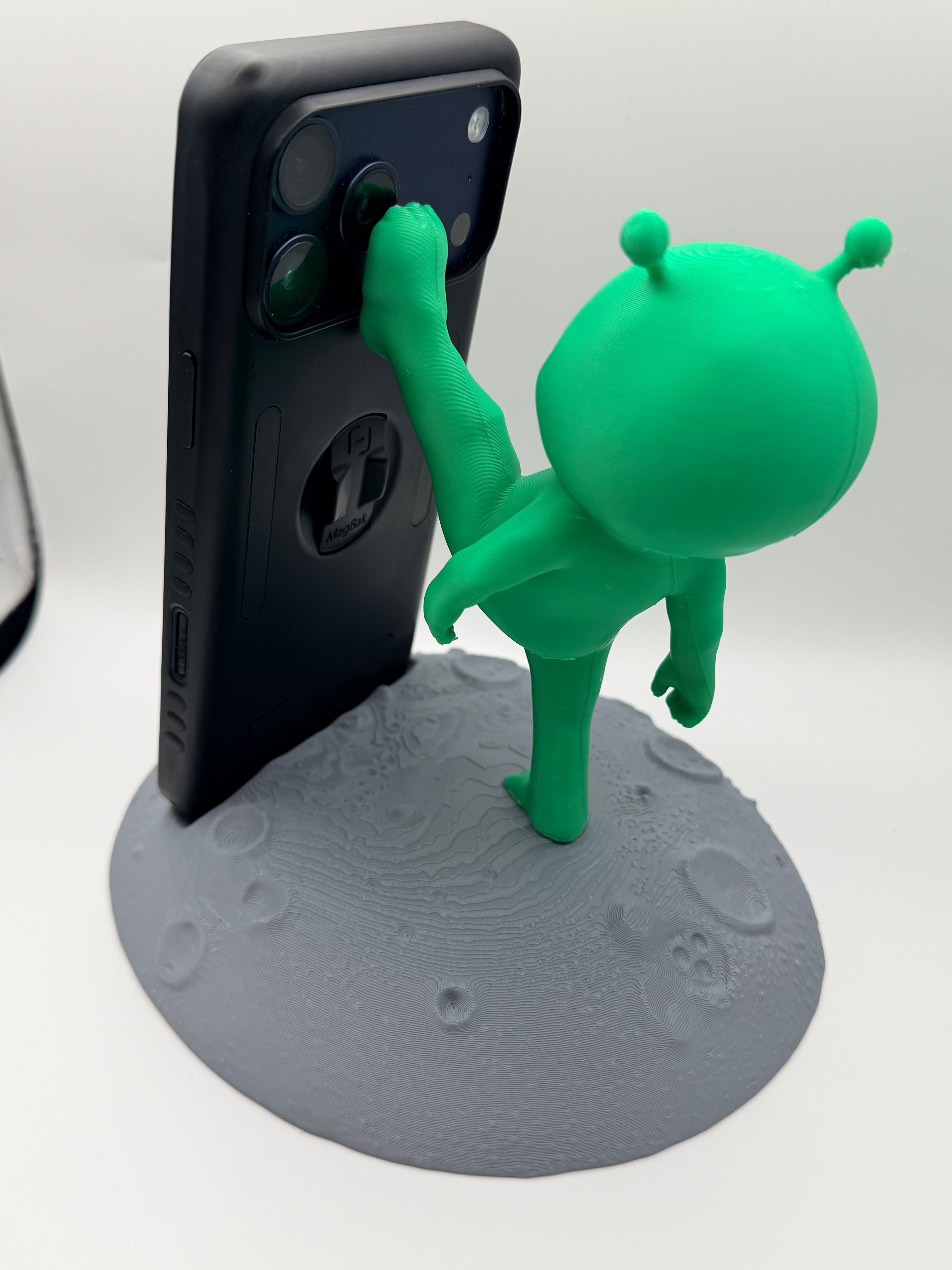 Alien Phone Stand
